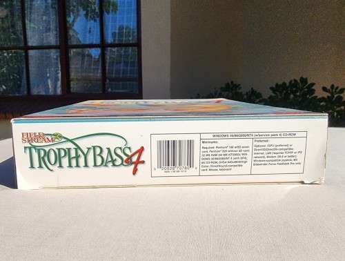SIERRAS TROPHY BASS 4 PC GAME - ORIGINAL 2000 VERSION WITH BOOKLET AND BOX