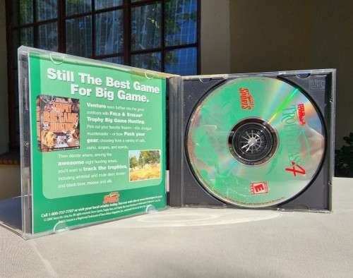 SIERRAS TROPHY BASS 4 PC GAME - ORIGINAL 2000 VERSION WITH BOOKLET AND BOX