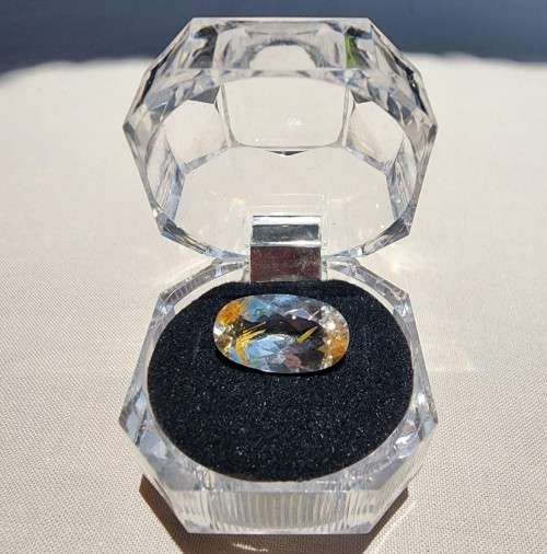 UNIQUE ONE OF A KIND NATURAL 7.08CT RUTILE QUARTZ GOLDEN NEEDLES GEMSTONE WITH BEAUTIFUL OVAL CUT