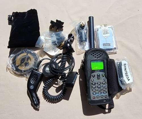 IRIDIUM 9505 SATELITE PHONE  TESTED WORKING 100%! - COMPLETE IN TRAVEL BAG WITH ALL THE ACCESSORIES