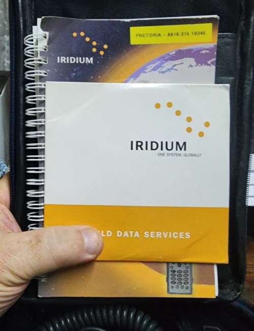 IRIDIUM 9505 SATELITE PHONE  TESTED WORKING 100%! - COMPLETE IN TRAVEL BAG WITH ALL THE ACCESSORIES