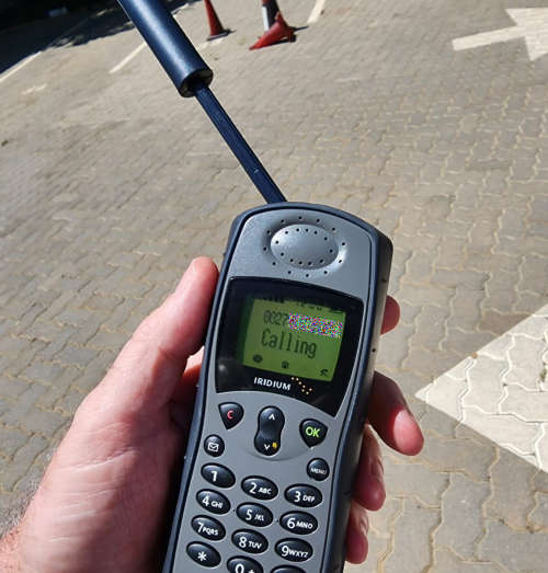IRIDIUM 9505 SATELITE PHONE  TESTED WORKING 100%! - COMPLETE IN TRAVEL BAG WITH ALL THE ACCESSORIES