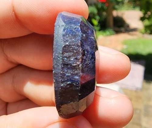 HUGE 85.42CT INDIAN BLACK TO ROYAL BLUE SAPPHIRE GEMSTONE  NATURAL GEMSTONE HEAT TREATED