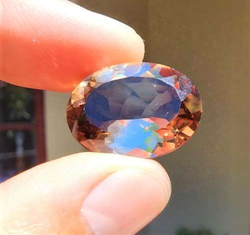 NATURAL UNTREATED LARGE 21.28CT BI-COLOUR IMPERIAL TOPAZ GEMSTONE WITH BEAUTIFUL OVAL CUT  RARE