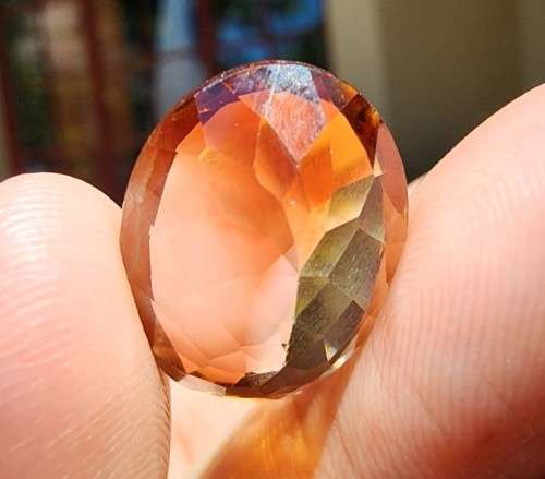 NATURAL UNTREATED LARGE 21.28CT BI-COLOUR IMPERIAL TOPAZ GEMSTONE WITH BEAUTIFUL OVAL CUT  RARE