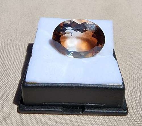 NATURAL UNTREATED LARGE 21.28CT BI-COLOUR IMPERIAL TOPAZ GEMSTONE WITH BEAUTIFUL OVAL CUT  RARE