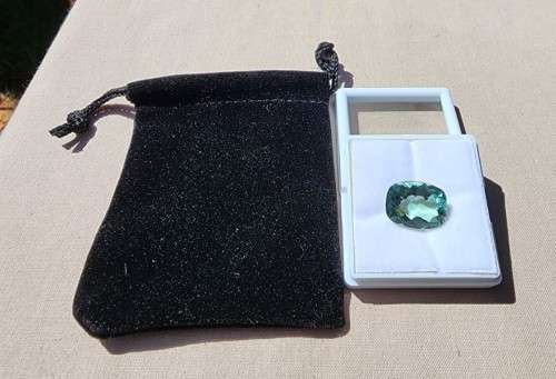 HOW STRANGE? A LARGE NATURAL HEAT TREATED 9.6CT GREEN AMETHYST GEMSTONE WITH BEAUTIFUL CUSHION CUT