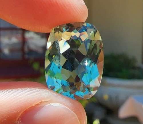 HOW STRANGE? A LARGE NATURAL HEAT TREATED 9.6CT GREEN AMETHYST GEMSTONE WITH BEAUTIFUL CUSHION CUT