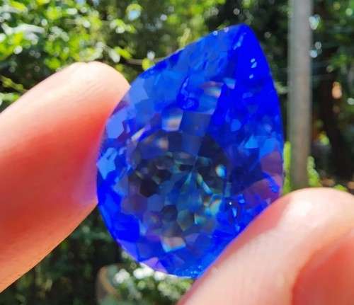 LARGE 23.19CT SWISS BLUE TOPAZ GEMSTONE WITH BEAUTIFUL PEAR CUT - IRRADIATED FOR 2 YEARS!