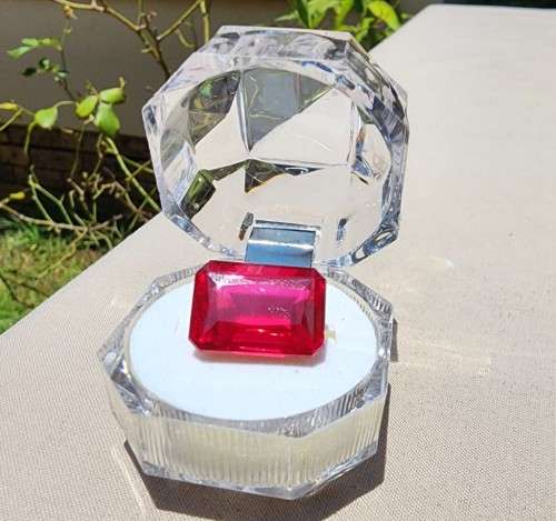 AWESOME LARGE 26.90CT REAL! RED RUBY GEMSTONE - SCRATCH GLASS EASY!  - UV LIGHT FLUORESCES RED!