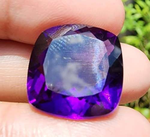 DEEP PURPLE LARGE 17.0CT NATURAL AMETHYST GEMSTONE WITH BEAUTIFUL CUSHION CUT