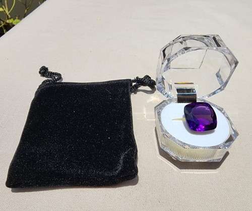 DEEP PURPLE LARGE 17.0CT NATURAL AMETHYST GEMSTONE WITH BEAUTIFUL CUSHION CUT