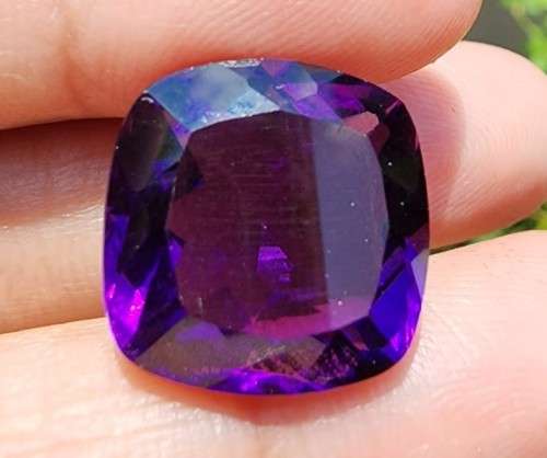 DEEP PURPLE LARGE 17.0CT NATURAL AMETHYST GEMSTONE WITH BEAUTIFUL CUSHION CUT
