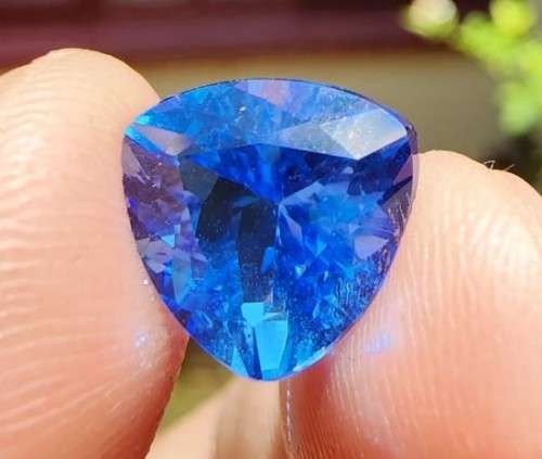 EXTRAORDINARY 3,40CT BLUE TANZANITE GEMSTONE FROM THE FOOTHILLS OF KILIMANJARO