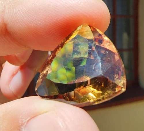 GORGEOUS LARGE 30,45CT BROWNISH ORANGE IMPERIAL TOPAZ GEMSTONE WITH BEAUTIFUL TRILLION CUT  SUPPLIE