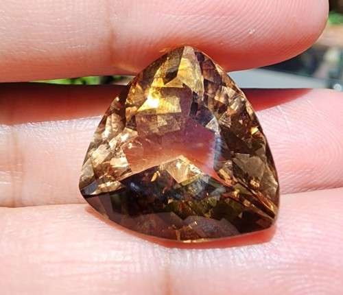 GORGEOUS LARGE 30,45CT BROWNISH ORANGE IMPERIAL TOPAZ GEMSTONE WITH BEAUTIFUL TRILLION CUT  SUPPLIE
