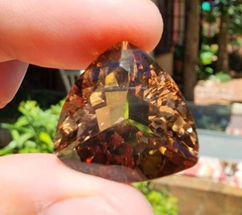 GORGEOUS LARGE 30,45CT BROWNISH ORANGE IMPERIAL TOPAZ GEMSTONE WITH BEAUTIFUL TRILLION CUT  SUPPLIE