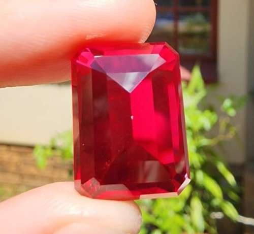 AMAZING LARGE 34,40CT REAL RED RUBY GEMSTONE  SCRATCH GLASS!  UV RED!  HIGH THERMAL CONDUCTIVITY!