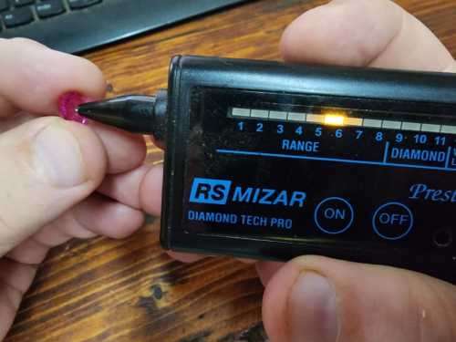 PINK 5,05CT SAPPHIRE WITH LOVELY OVAL CUT - UV RED! - THERMAL HIGH! - ONE OF 4 SAPPHIRES ON AUCTION