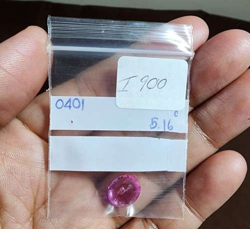 PINK 5,05CT SAPPHIRE WITH LOVELY OVAL CUT - UV RED! - THERMAL HIGH! - ONE OF 4 SAPPHIRES ON AUCTION