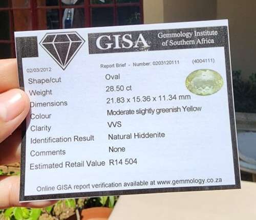 THE 4TH RAREST GEMSTONE IN THE WORLD! A LARGE 28,50CT GREENISH YELLOW NATURAL KUNZITE (HIDDENITE)