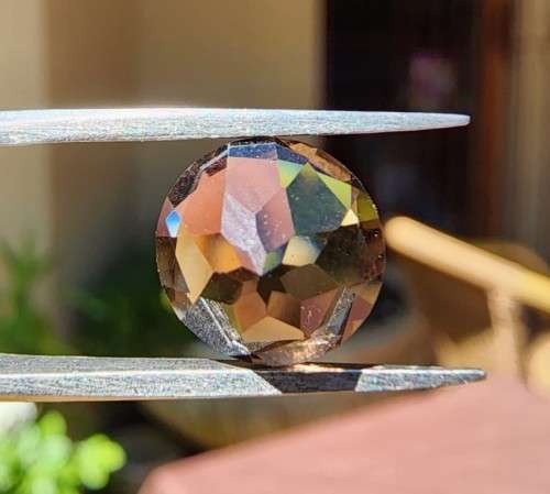 PARCEL OF 5 SMOKY QUARTZ SALMON BROWN GEMSTONES (ON AVERAGE 1,85CT)WITH ROUND CUT ONE BID TAKES ALL!