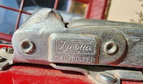 EYECATCHING FISCHER AUSTRIAN 1970S WOODEN SKIS 1,8M LONG WITH TYROLIA SKIMEISTER BINDINGS