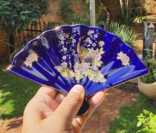 ORNATE DECORATIVE PEACOCK JAPANESE CERAMIC ASIAN FAN