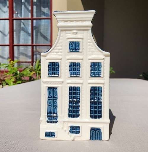 DELFT KLM HOUSE NO 63 (KEIZERSGRACHT 407 AMSTERDAM)  MOST INTERESTING LITTLE HOMES ON THE PLANET