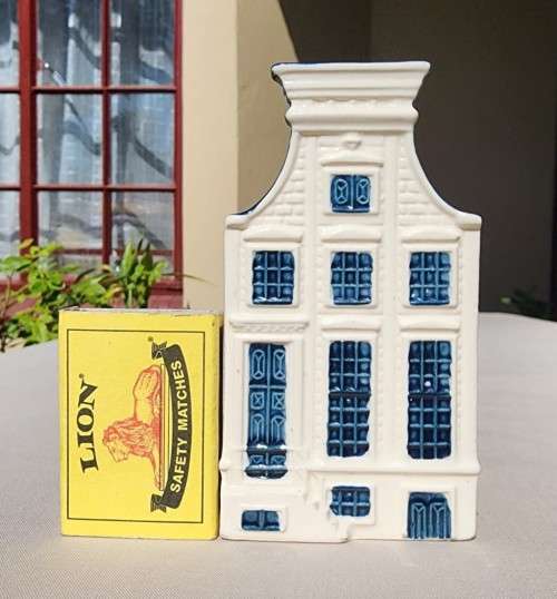 DELFT KLM HOUSE NO 63 (KEIZERSGRACHT 407 AMSTERDAM)  MOST INTERESTING LITTLE HOMES ON THE PLANET