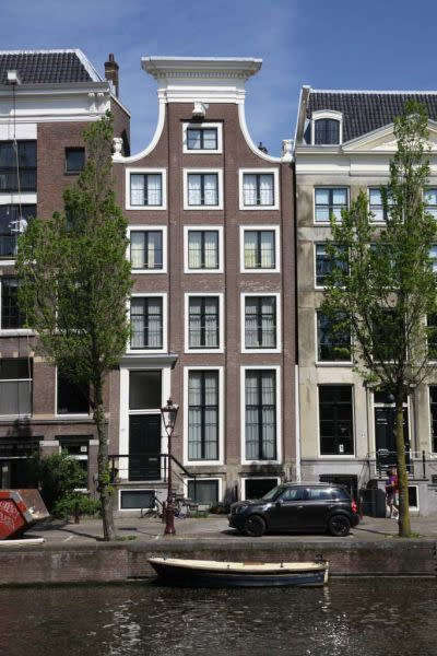 DELFT KLM HOUSE NO 63 (KEIZERSGRACHT 407 AMSTERDAM)  MOST INTERESTING LITTLE HOMES ON THE PLANET