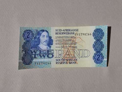 TEN SOUTH AFRICAN R2 NOTES FROM 1984 WITH CONSECUTIVE FV SERIAL NUMBERS IN VERY FINE CONDITION
