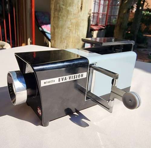 VINTAGE 1970S MINETTE EVA-VISION 35MM SLIDE PROJECTOR AND TIME MACHINE