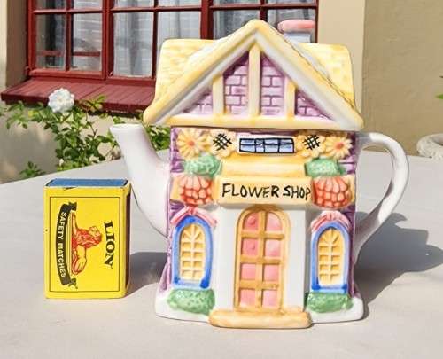 BEAUTIFUL FLOWER SHOP CERAMIC TEAPOT - HANDPAINTED