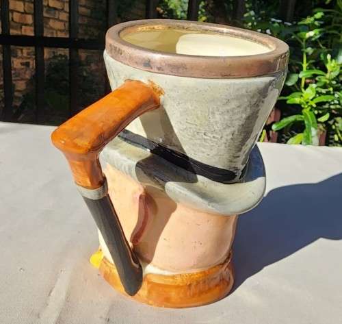 VINTAGE 1960S LANCASTER AND SANDLAND MR MICAWBER DICKENS CHARACTER JUG WITH YEOMAN EPNS LID