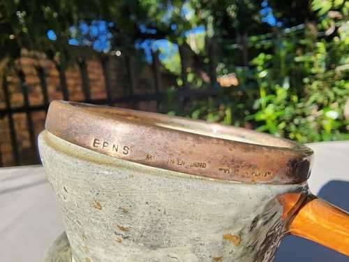 VINTAGE 1960S LANCASTER AND SANDLAND MR MICAWBER DICKENS CHARACTER JUG WITH YEOMAN EPNS LID