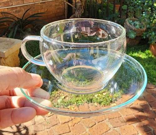 A PURE VISUAL DELIGHT WITH THIS GLASS TEASET