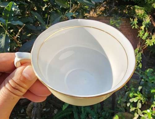 COLCOUGH ENGLAND TRIO IN HARLEQUIN BALLET LEMON YELLOW PATTERN (5TH OF 6) - WW2 ERA 1939 MARK