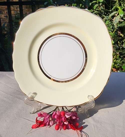 COLCOUGH ENGLAND TRIO IN HARLEQUIN BALLET LEMON YELLOW PATTERN (5TH OF 6) - WW2 ERA 1939 MARK