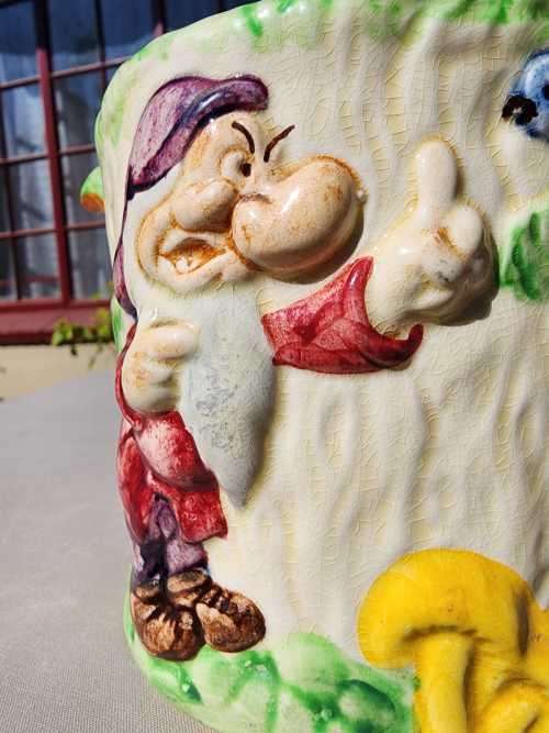 A RARE 1930S WADEHEALTH WALT DISNEY SNOW WHITE GRUMPY HAND PAINTED TEAPOT IN PERFECT CONDITION