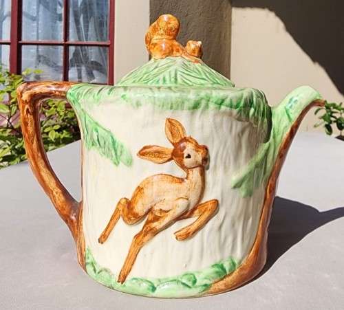A RARE 1930S WADEHEALTH WALT DISNEY SNOW WHITE GRUMPY HAND PAINTED TEAPOT IN PERFECT CONDITION