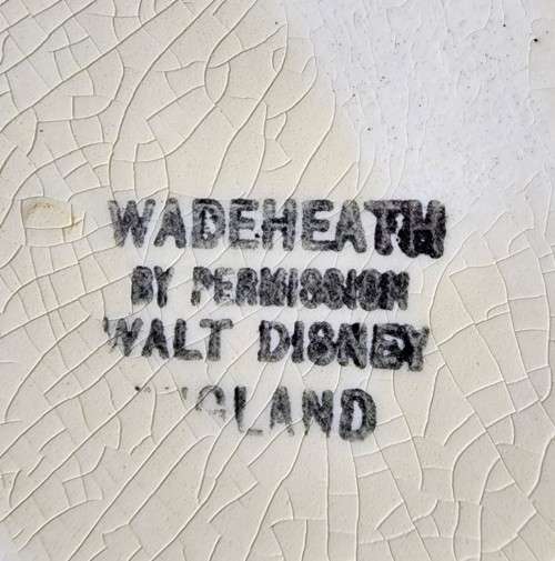 A RARE 1930S WADEHEALTH WALT DISNEY SNOW WHITE GRUMPY HAND PAINTED TEAPOT IN PERFECT CONDITION