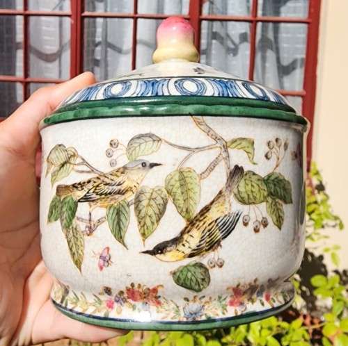 VINTAGE WONG LEE (WL) 1895 CHINESE PORCELAIN LIDDED BOWL