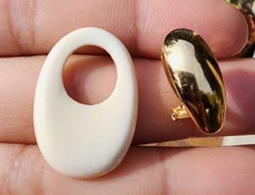 VINTAGE BONE AND GOLD TONED EARRINGS IN VERY GOOD CONDITION