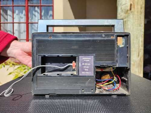 VINTAGE 1970S CONQUEST 2 PR128 SUPERSONIC RADIO MADE IN OLD RHODESIA WORKING