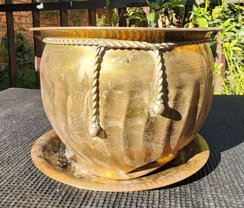 BRASS ROPE KNOT TOSSLE PLANTER WITH TRAY