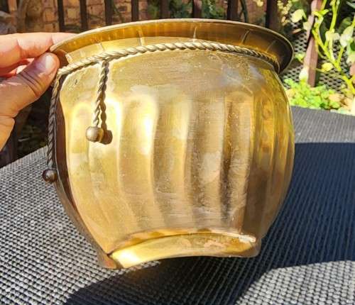 BRASS ROPE KNOT TOSSLE PLANTER WITH TRAY