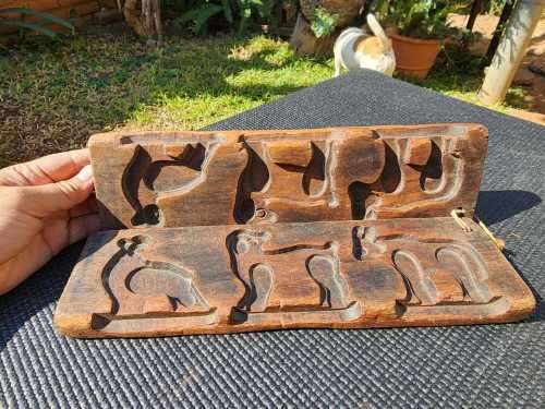 VINTAGE HAND CARVED 360 DEGREE VIEW COOKIE MOLDS  DOGS BIRDS BEAR AND RHINO IN CLASS  SET 3 OF 3