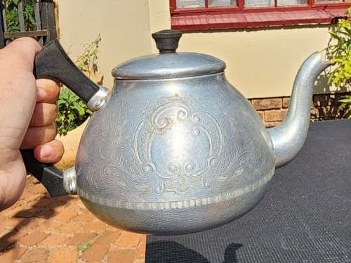 VINTAGE 1950S SWAN BRAND ENGLAND THE CARLTON (CHROME PLATED ALUMINIUM) 6 CUPS TEAPOT