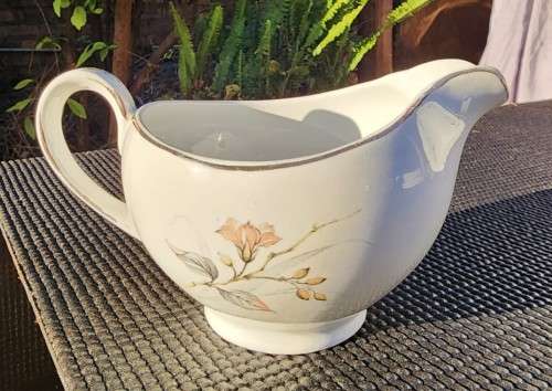 ALFRED MEAKIN ENGLAND VINTAGE 1940-1960 GLO-WHITE SERIES SONATA PATTERN 19 PIECE IRONWARE TEASET